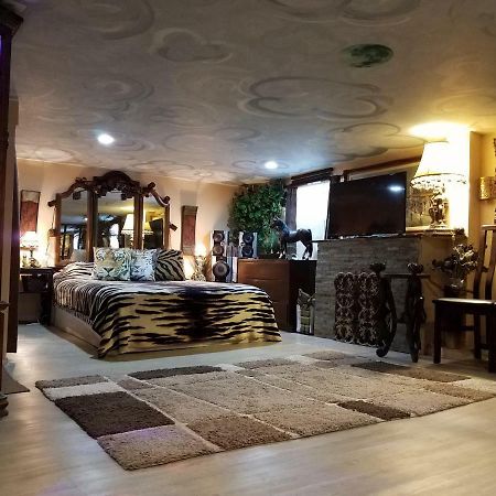 Exotic Large Basement Studio Hotel Montreal Bagian luar foto