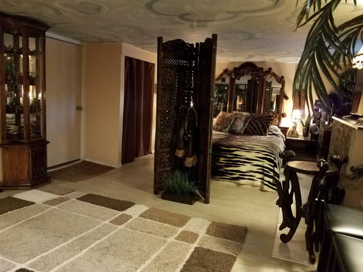 Exotic Large Basement Studio Hotel Montreal Bagian luar foto